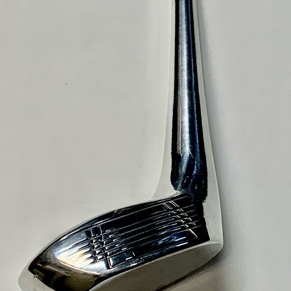 Golf Club Silver Tone Paper Weight
Office Golf Decor 
Weighs 1 oz 9 grams - Picture 4 of 8